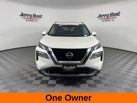 More photos of 2023 Nissan Rogue SL at Jerry Hunt Supercenter - Salisbury, NC