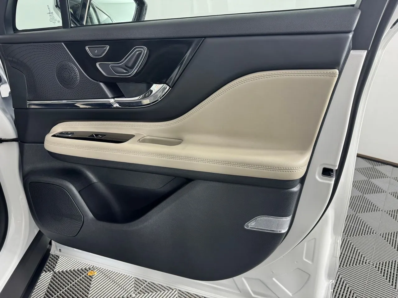 2025 Lincoln Corsair Grand Touring - Photo 35