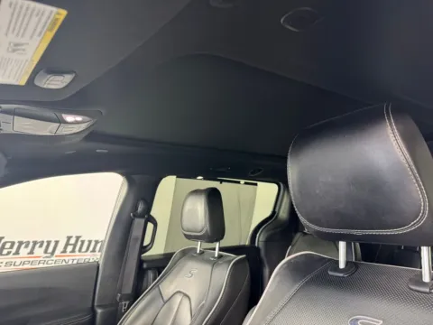 More photos of 2025 Chrysler Pacifica Limited at Jerry Hunt Supercenter - Salisbury, NC