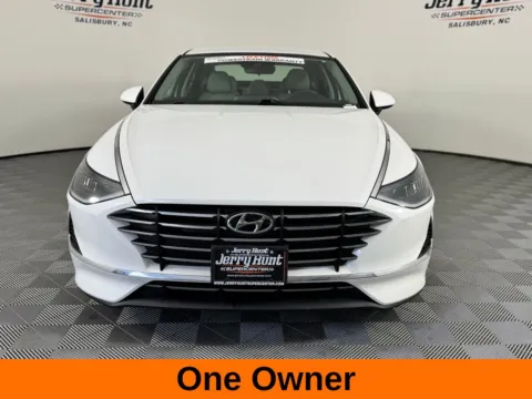 More photos of 2022 Hyundai Sonata SE at Jerry Hunt Supercenter - Salisbury, NC