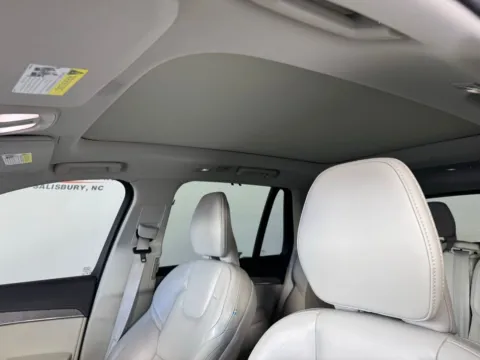 More photos of 2023 Volvo XC90 Ultimate at Jerry Hunt Supercenter - Salisbury, NC