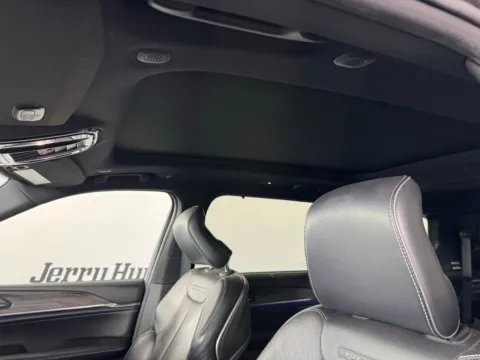 More photos of 2022 Jeep Grand Cherokee L Overland at Jerry Hunt Supercenter - Salisbury, NC