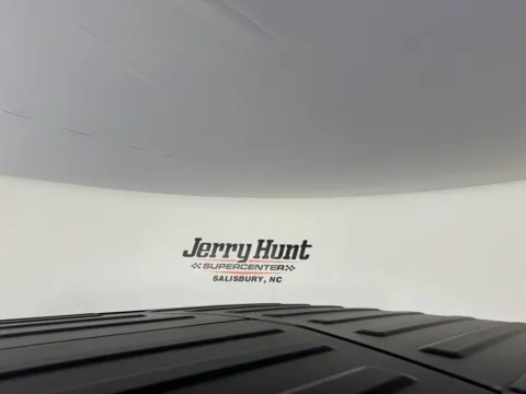 More photos of 2024 Jeep Gladiator Mojave at Jerry Hunt Supercenter - Salisbury, NC