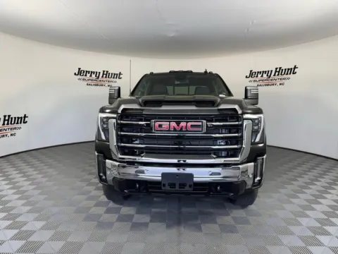 More photos of 2025 GMC Sierra 2500HD SLT at Jerry Hunt Supercenter - Salisbury, NC
