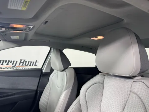 More photos of 2025 Hyundai Elantra Limited at Jerry Hunt Supercenter - Salisbury, NC