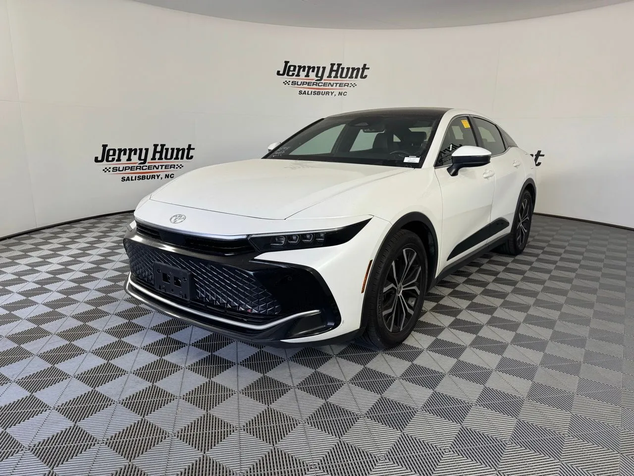 White 2023 Toyota Crown Limited for sale in Salisbury, NC