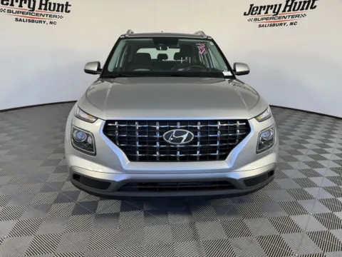 More photos of 2025 Hyundai Venue SEL at Jerry Hunt Supercenter - Salisbury, NC