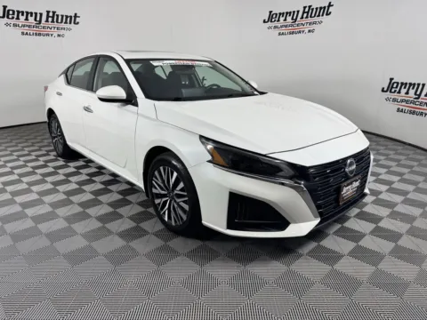More photos of 2023 Nissan Altima 2.5 SV at Jerry Hunt Supercenter - Salisbury, NC