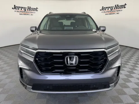 More photos of 2025 Honda Pilot Touring at Jerry Hunt Supercenter - Salisbury, NC