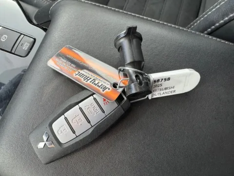Another view of 2025 Mitsubishi Outlander SE for sale in Salisbury, NC at Jerry Hunt Supercenter - Salisbury