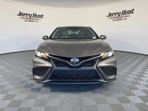 More photos of 2022 Toyota Camry SE at Jerry Hunt Supercenter - Salisbury, NC