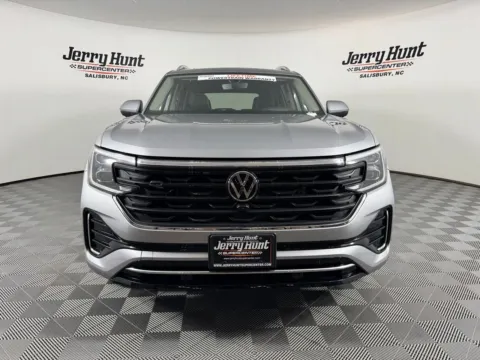 More photos of 2024 Volkswagen Atlas 2.0T SEL Premium R-Line at Jerry Hunt Supercenter - Salisbury, NC
