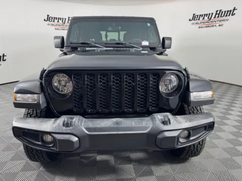 More photos of 2022 Jeep Gladiator Willys at Jerry Hunt Supercenter - Salisbury, NC