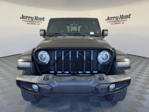 More photos of 2022 Jeep Gladiator Willys at Jerry Hunt Supercenter - Salisbury, NC