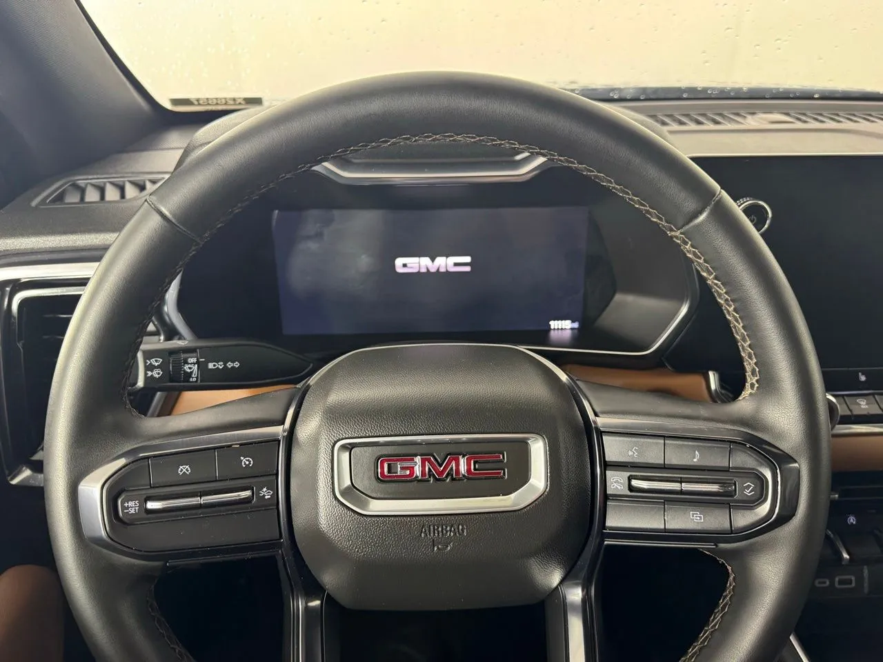 2025 GMC Canyon AT4 - Photo 14