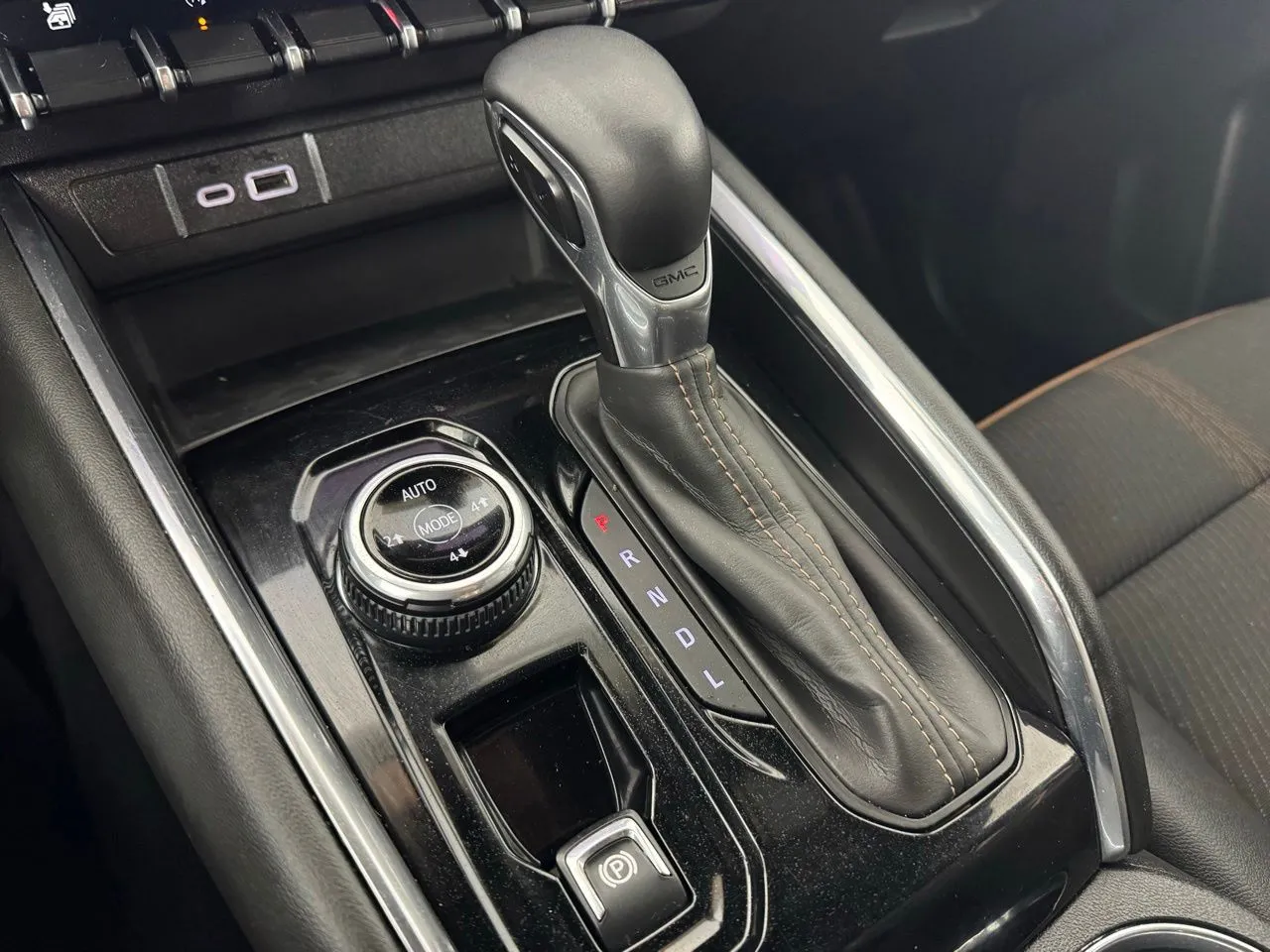 2025 GMC Canyon AT4 - Photo 32
