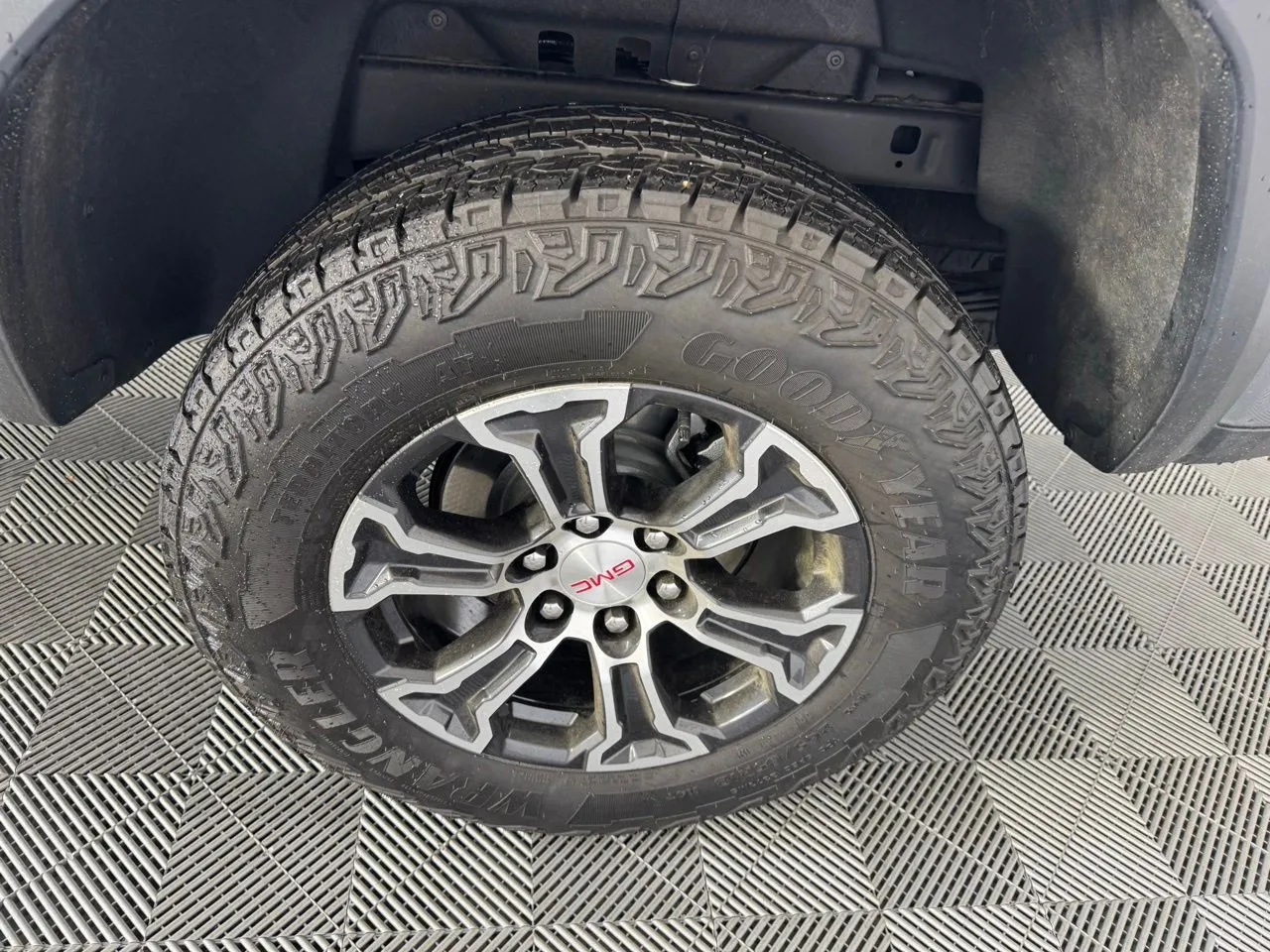 2025 GMC Canyon AT4 - Photo 45
