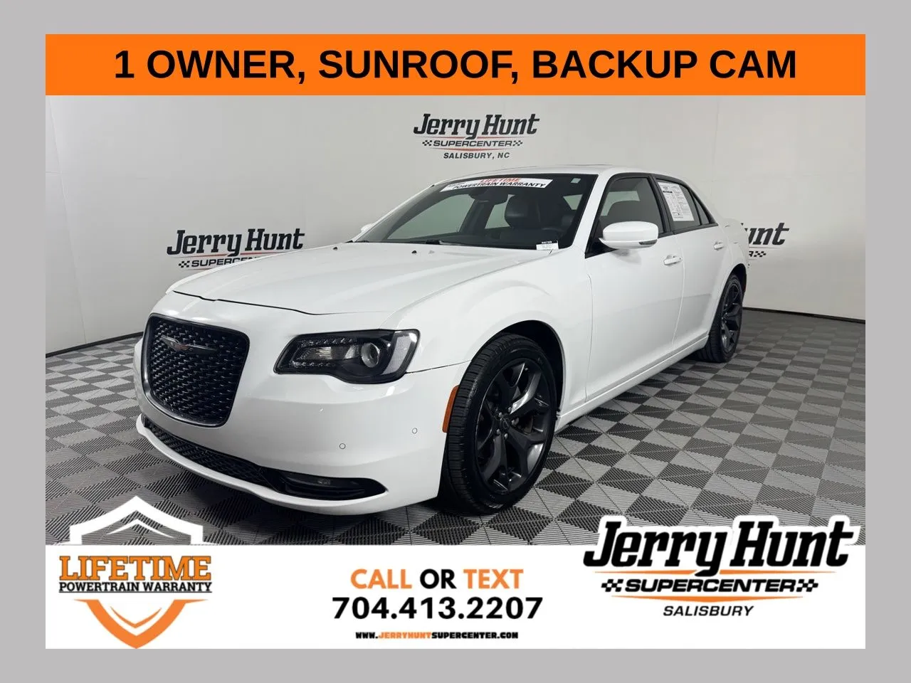 2023 Chrysler 300 S's photo
