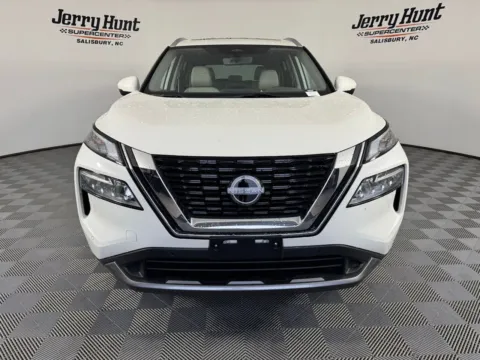 More photos of 2023 Nissan Rogue SL at Jerry Hunt Supercenter - Salisbury, NC