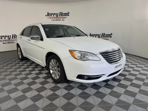 More photos of 2014 Chrysler 200 Limited at Jerry Hunt Supercenter - Salisbury, NC