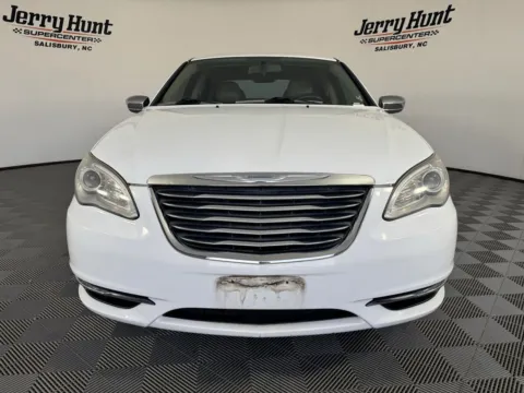 More photos of 2014 Chrysler 200 Limited at Jerry Hunt Supercenter - Salisbury, NC