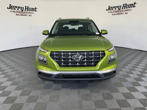 More photos of 2023 Hyundai Venue SEL at Jerry Hunt Supercenter - Salisbury, NC