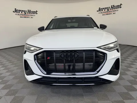 More photos of 2022 Audi e-tron S Prestige at Jerry Hunt Supercenter - Salisbury, NC
