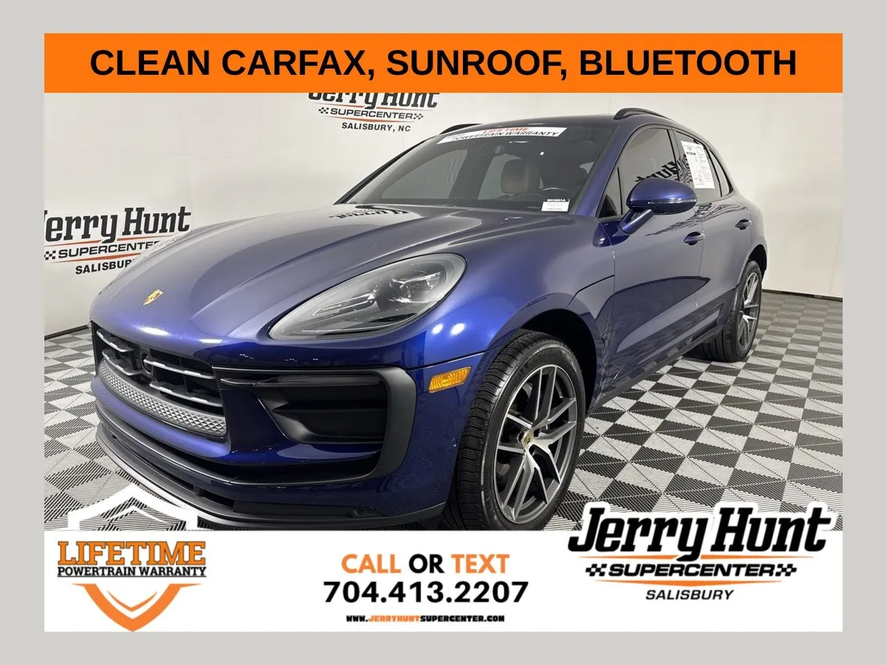 2023 Porsche Macan -'s photo