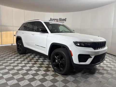 More photos of 2023 Jeep Grand Cherokee Altitude at Jerry Hunt Supercenter - Salisbury, NC
