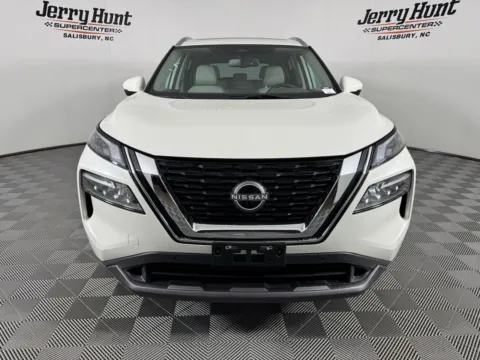 More photos of 2023 Nissan Rogue SL at Jerry Hunt Supercenter - Salisbury, NC