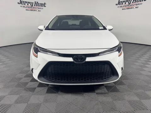 More photos of 2020 Toyota Corolla LE at Jerry Hunt Supercenter - Salisbury, NC