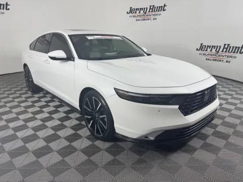 More photos of 2024 Honda Accord Hybrid Touring at Jerry Hunt Supercenter - Salisbury, NC