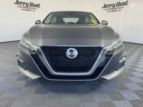 More photos of 2021 Nissan Altima 2.5 SV at Jerry Hunt Supercenter - Salisbury, NC