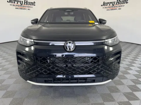 More photos of 2025 Volkswagen Tiguan 2.0T SEL R-Line at Jerry Hunt Supercenter - Salisbury, NC