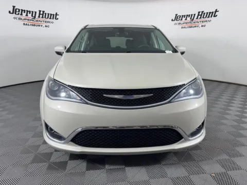 Another view of 2017 Chrysler Pacifica Touring L for sale in Salisbury, NC at Jerry Hunt Supercenter - Salisbury