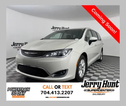 White 2017 Chrysler Pacifica Touring L for sale in Salisbury, NC