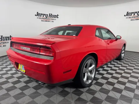 More photos of 2014 Dodge Challenger R/T at Jerry Hunt Supercenter - Salisbury, NC