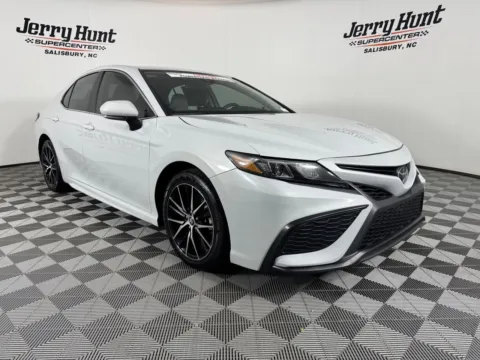 More photos of 2024 Toyota Camry SE at Jerry Hunt Supercenter - Salisbury, NC