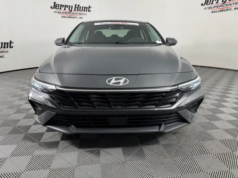 More photos of 2025 Hyundai Elantra Hybrid Limited at Jerry Hunt Supercenter - Salisbury, NC