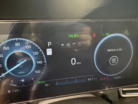 More photos of 2025 Hyundai Elantra Hybrid Limited at Jerry Hunt Supercenter - Salisbury, NC