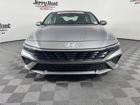 More photos of 2025 Hyundai Elantra SE at Jerry Hunt Supercenter - Salisbury, NC