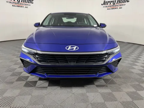 More photos of 2025 Hyundai Elantra SE at Jerry Hunt Supercenter - Salisbury, NC