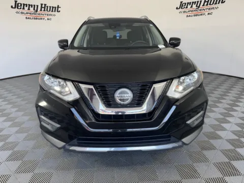 More photos of 2019 Nissan Rogue S at Jerry Hunt Supercenter - Salisbury, NC