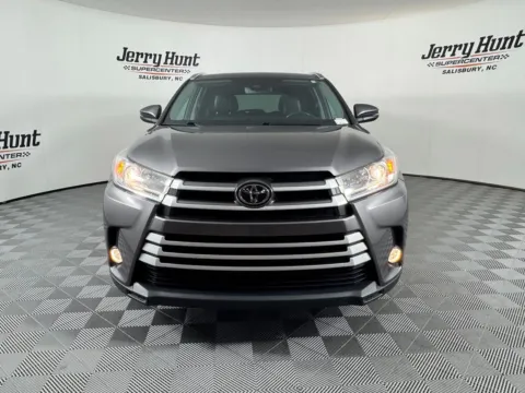 More photos of 2019 Toyota Highlander XLE at Jerry Hunt Supercenter - Salisbury, NC