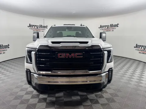 More photos of 2025 GMC Sierra 3500HD Pro at Jerry Hunt Supercenter - Salisbury, NC