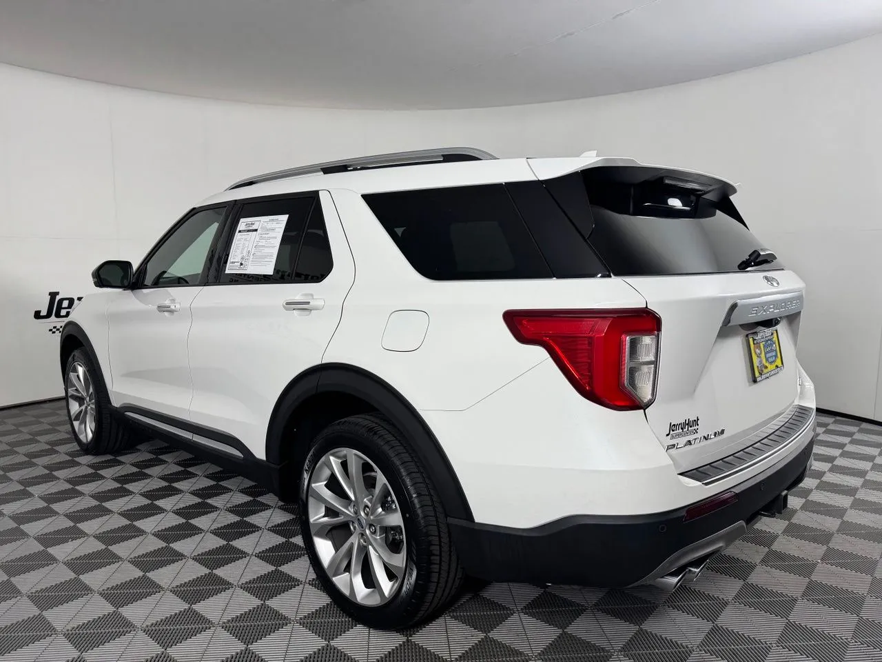 2023 Ford Explorer Platinum - Photo 8
