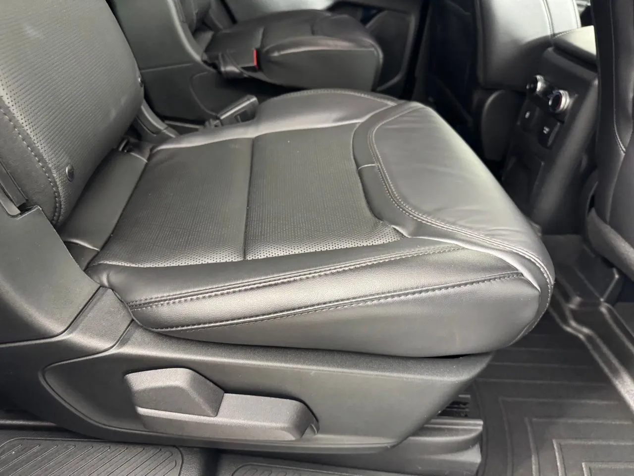2023 Ford Explorer Platinum - Photo 25