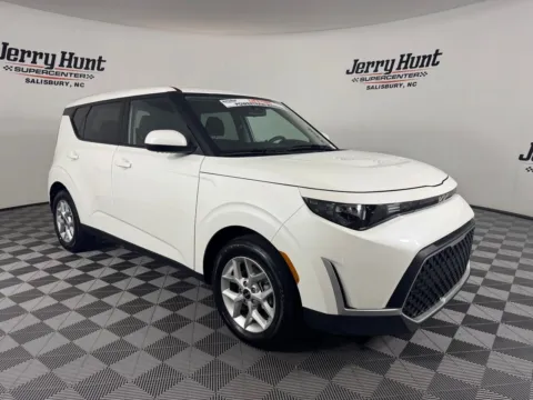 More photos of 2025 Kia Soul LX at Jerry Hunt Supercenter - Salisbury, NC