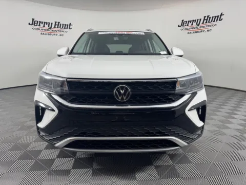 More photos of 2023 Volkswagen Taos 1.5T SE at Jerry Hunt Supercenter - Salisbury, NC