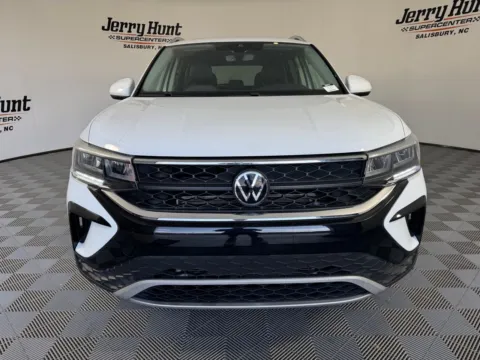 More photos of 2023 Volkswagen Taos 1.5T SE at Jerry Hunt Supercenter - Salisbury, NC